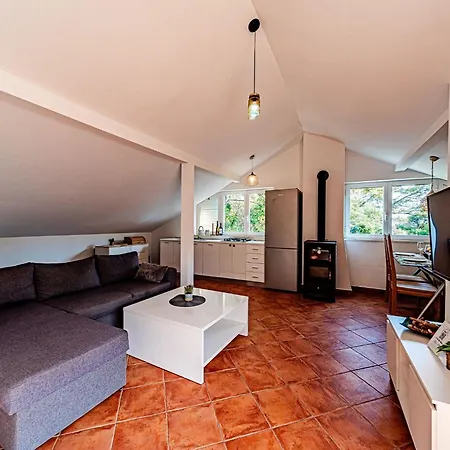 Island Gem Pupnatska Luka