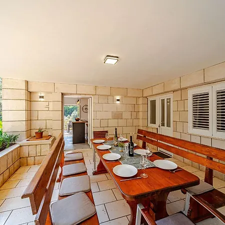 Apartman Island Gem