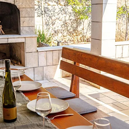 Island Gem * Pupnatska Luka