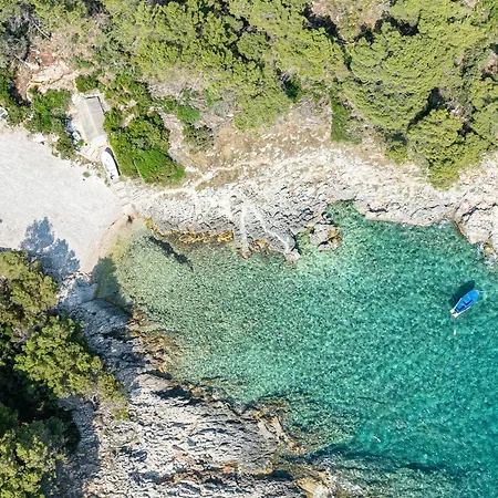 Apartman Island Gem