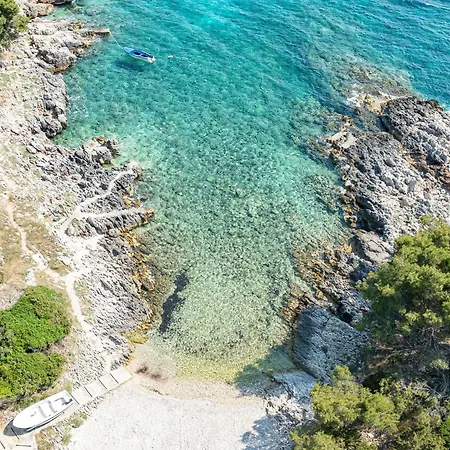 Island Gem Pupnatska Luka