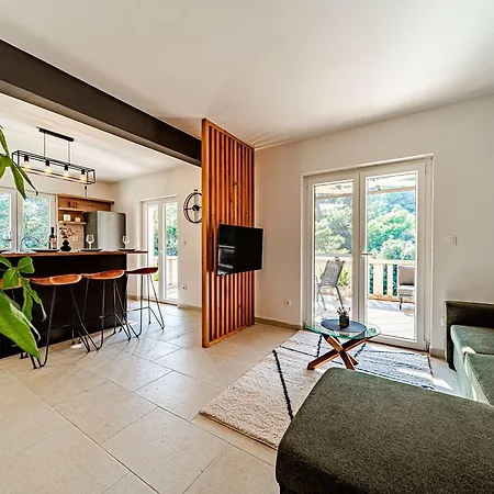Apartment Island Gem