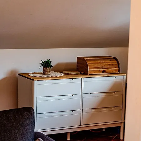 Apartman Island Gem