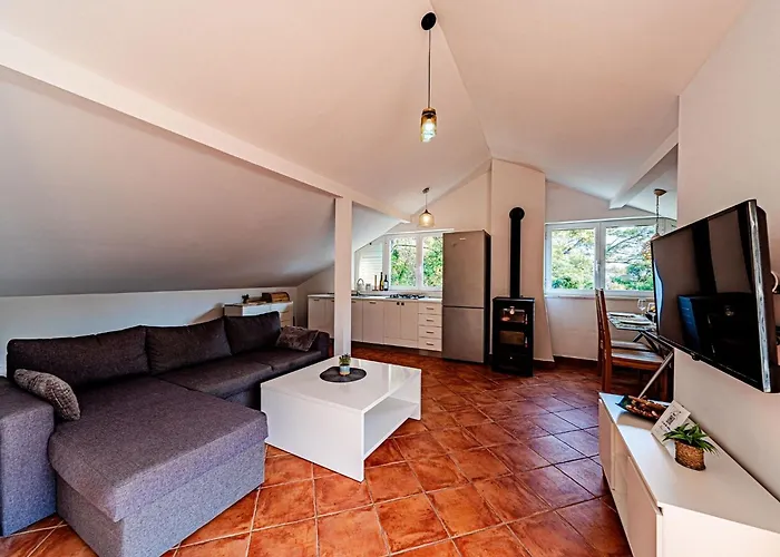 Island Gem Pupnatska Luka