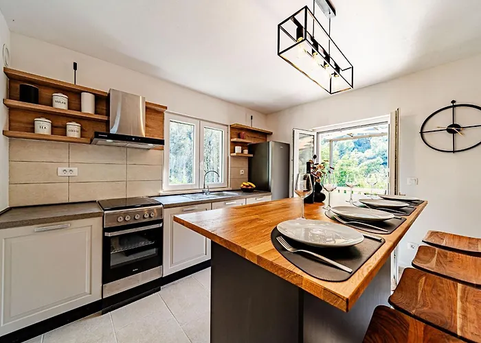 Island Gem Pupnatska Luka