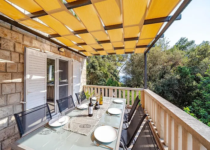 Island Gem Pupnatska Luka