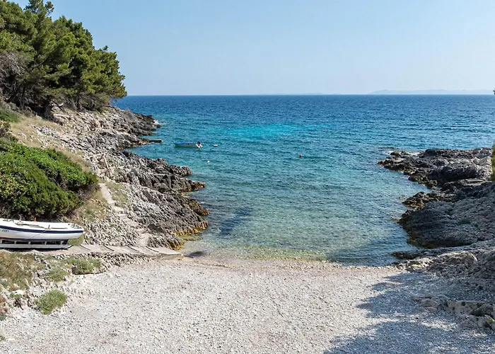 Island Gem Pupnatska Luka